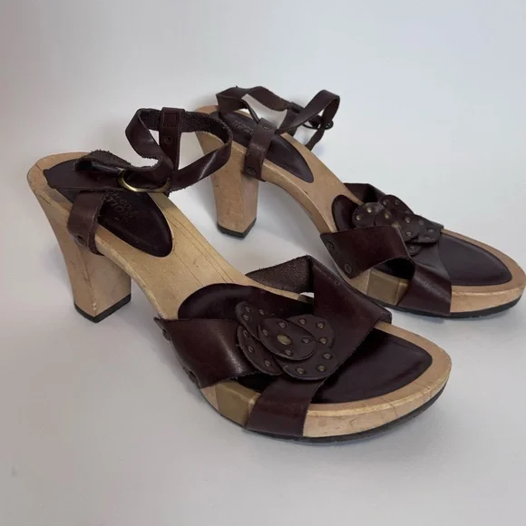 ❌SOLD❌ Kenneth Cole Vintage Y2K Flower Brown Leather Wooden Heels - Picture 2 of 7